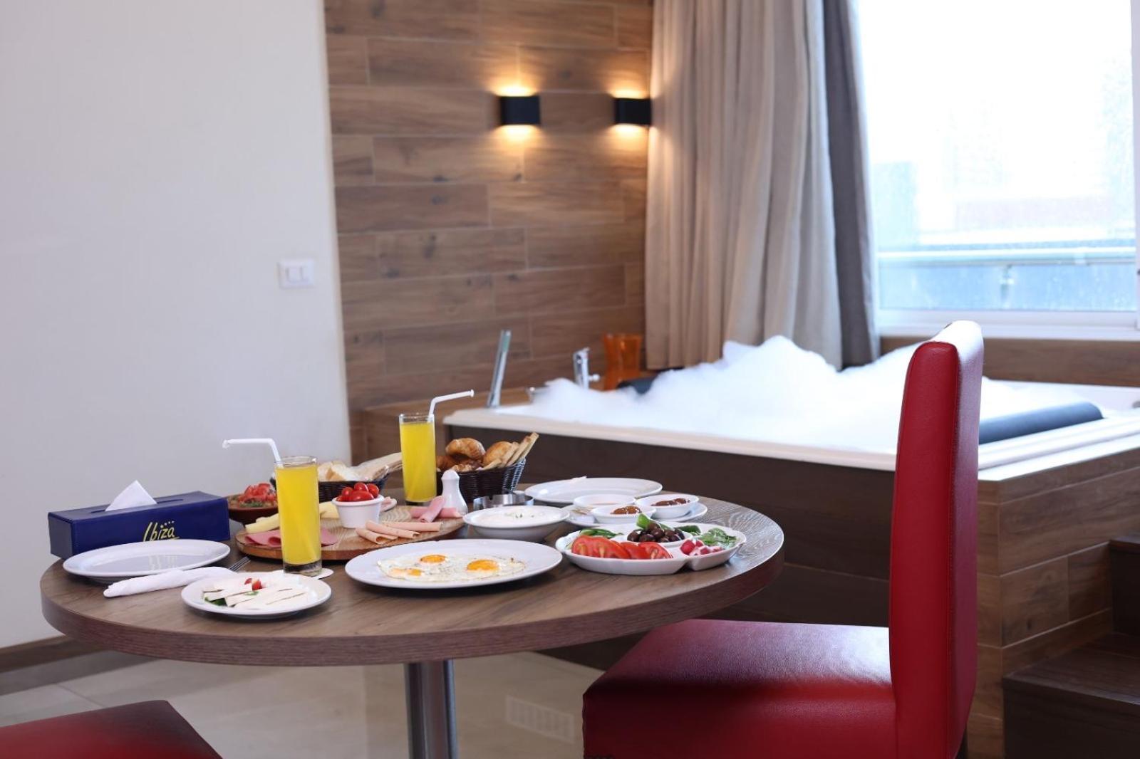Ibiza Hotel Jounieh Luaran gambar