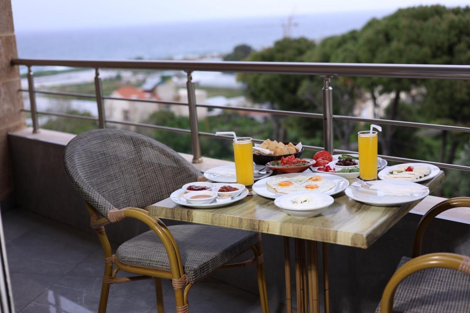 Ibiza Hotel Jounieh Luaran gambar